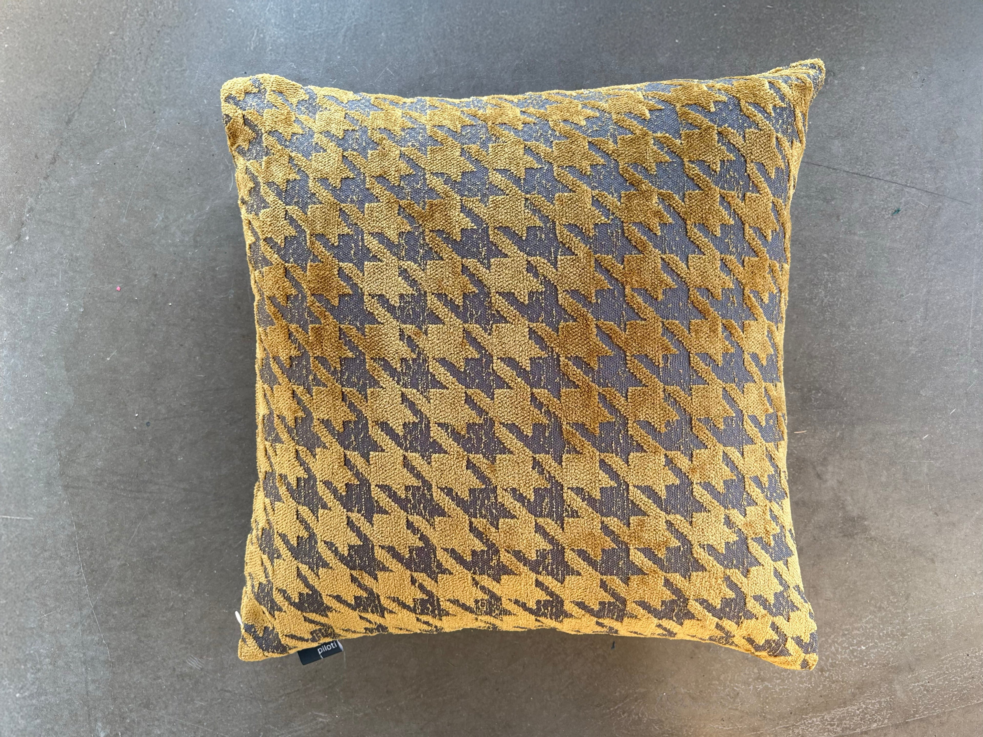 Yellow Houndstooth