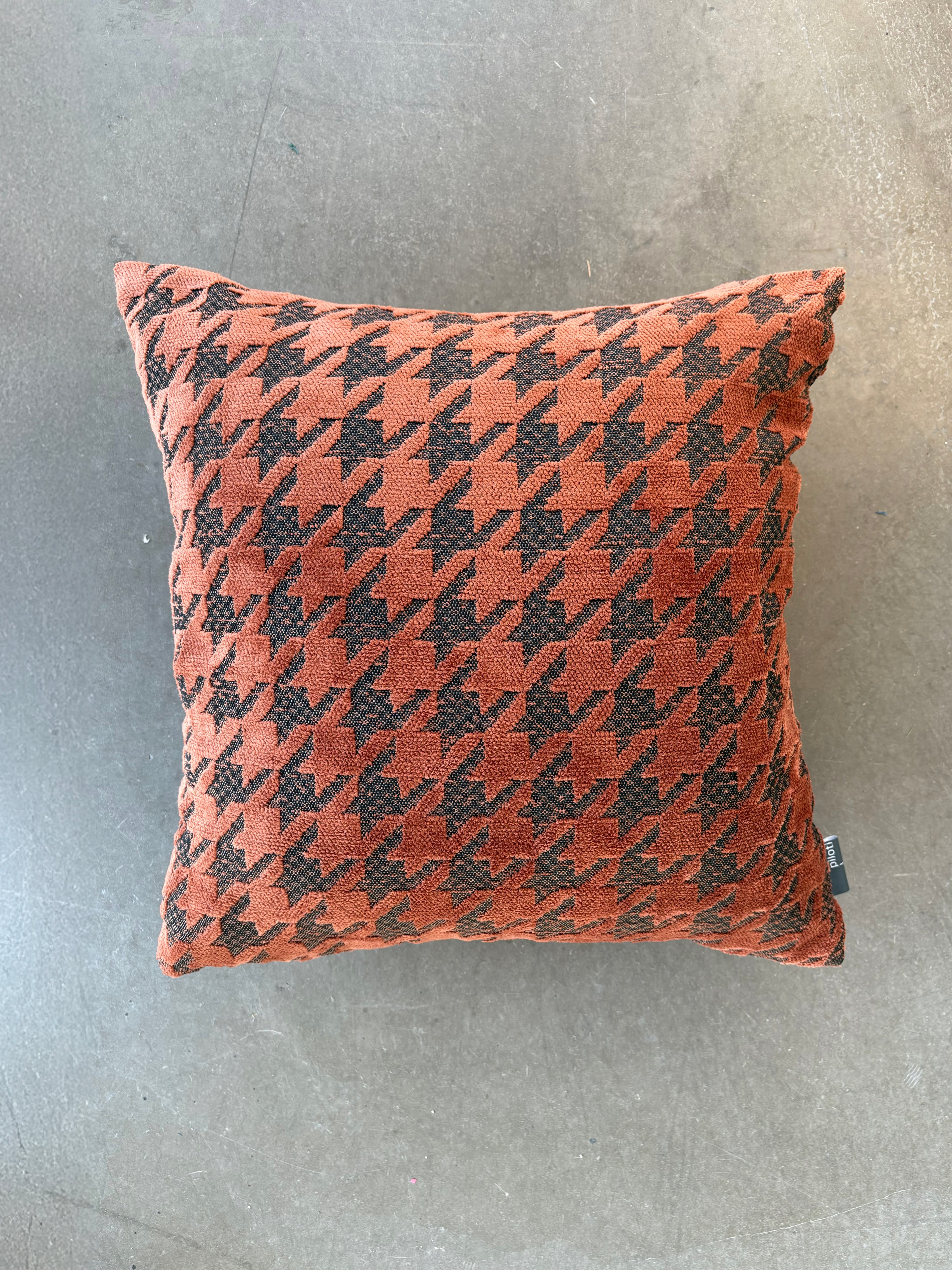 Reddish Houndstooth